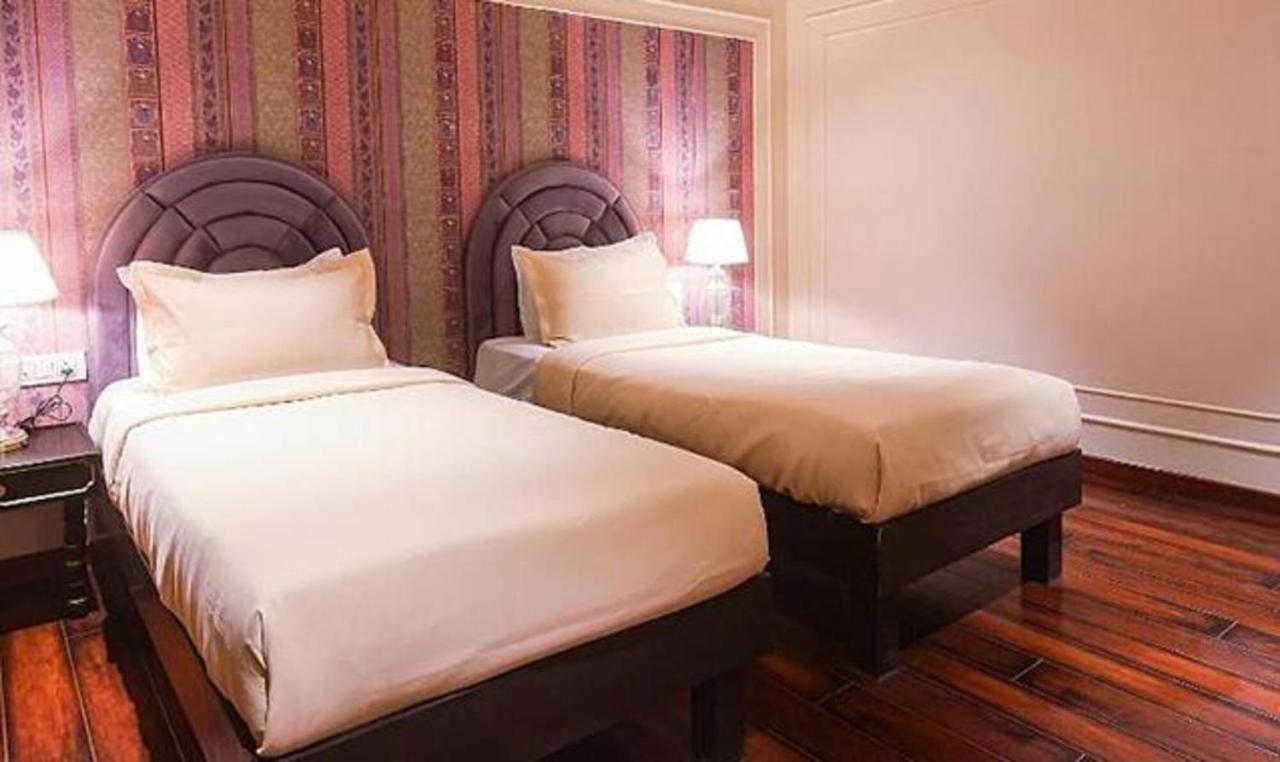 Fabhotel Prime The Seven Seeds 뉴델리 외부 사진