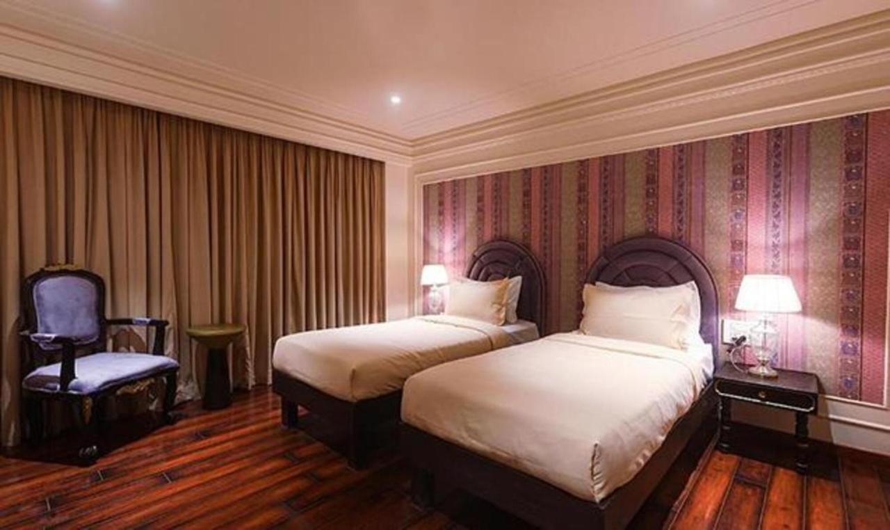 Fabhotel Prime The Seven Seeds 뉴델리 외부 사진