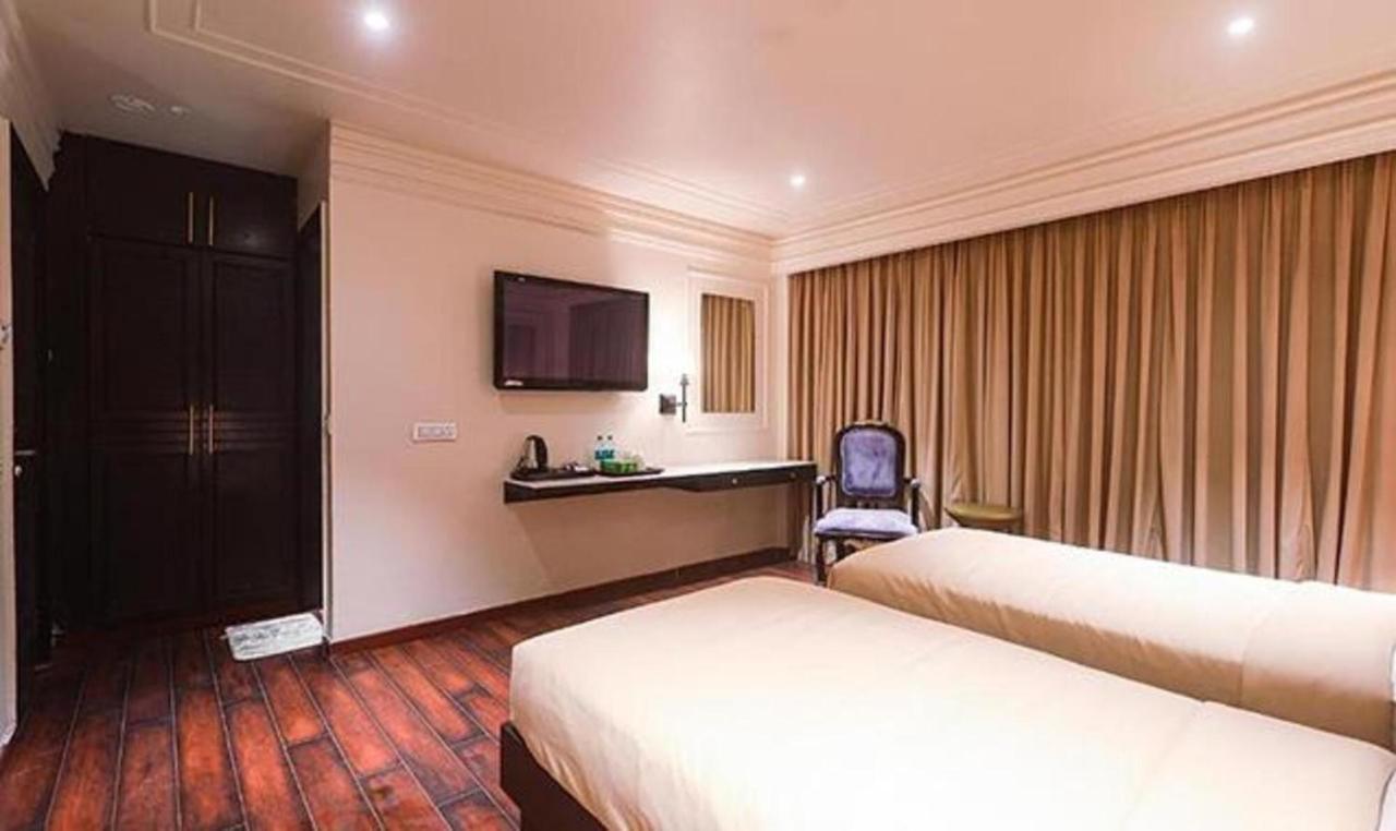 Fabhotel Prime The Seven Seeds 뉴델리 외부 사진